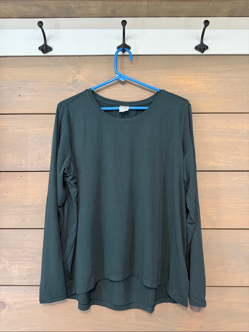 Athleta Long Sleeve Crew Top in Dark Green